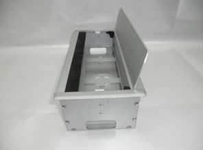 可安装86面板五金线盒 从静音缓冲到毛刷过线，提升家用视听设备布线品质